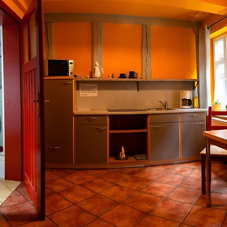 Fachwerkhotel - Ferienhaeuser Vorhof Zur Hoelle Quedlinburg Esterno foto
