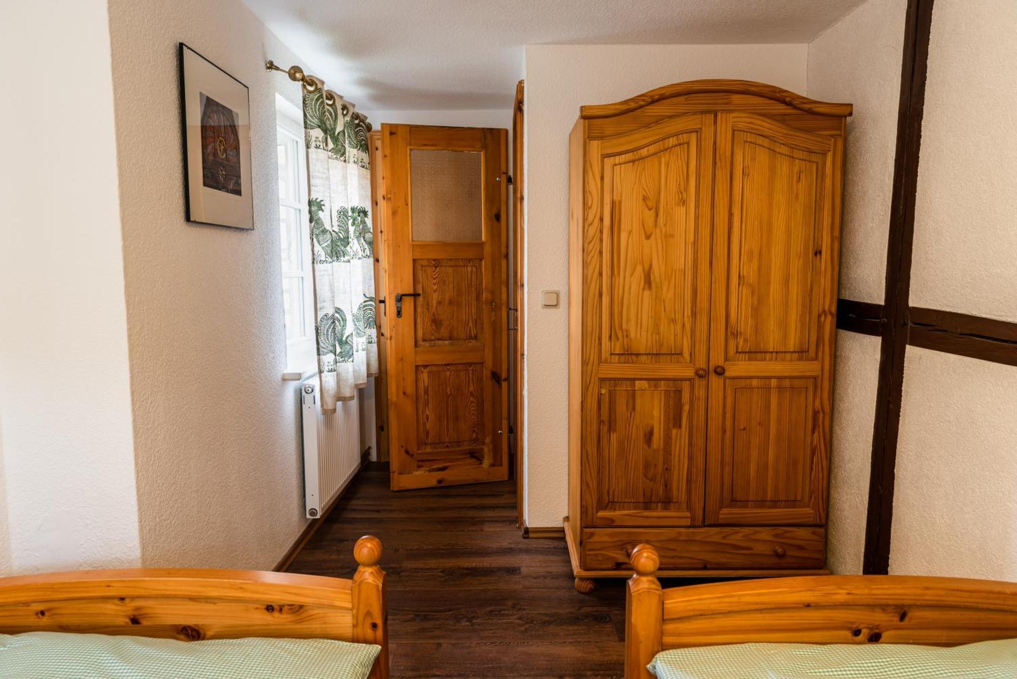 Fachwerkhotel - Ferienhaeuser Vorhof Zur Hoelle Quedlinburg Esterno foto