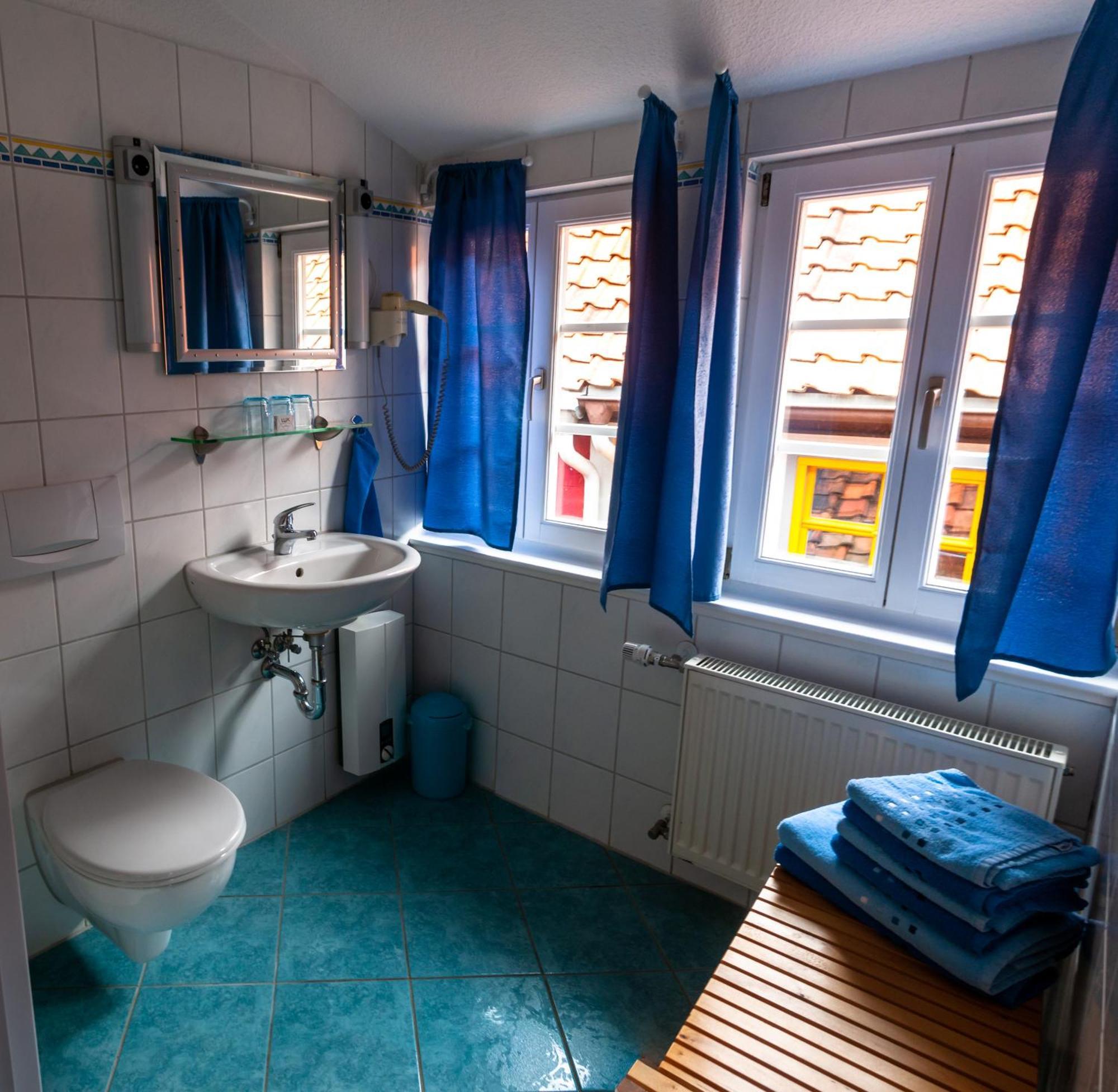 Fachwerkhotel - Ferienhaeuser Vorhof Zur Hoelle Quedlinburg Esterno foto
